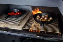 Der Merklinger Abstandsrost 7 Der Merklinger Abstandsrost -CAFIRO Verkaufsgeschäft merklinger holzbackofen grill pizzaofen brotbackofen zubehoer motiv gusspfanne4 jpg